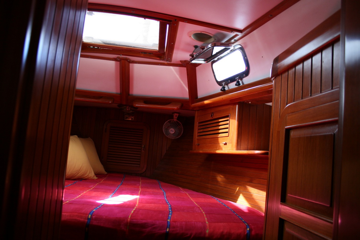 Bedroom - Water Music Private Yacht Charters